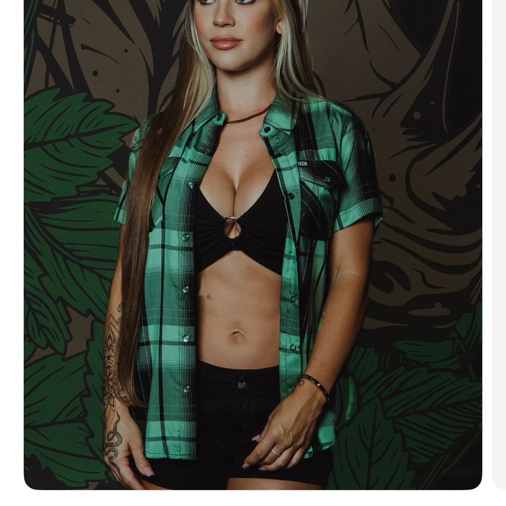 Dixxon Flannel~Women’s spearmint bamboo short sleeve~Brand new~Never worn.